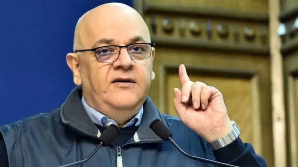 Raed Arafat, audiat la DNA în cazul achiziţionării unui elicopter pentru care nu s-ar fi plătit TVA