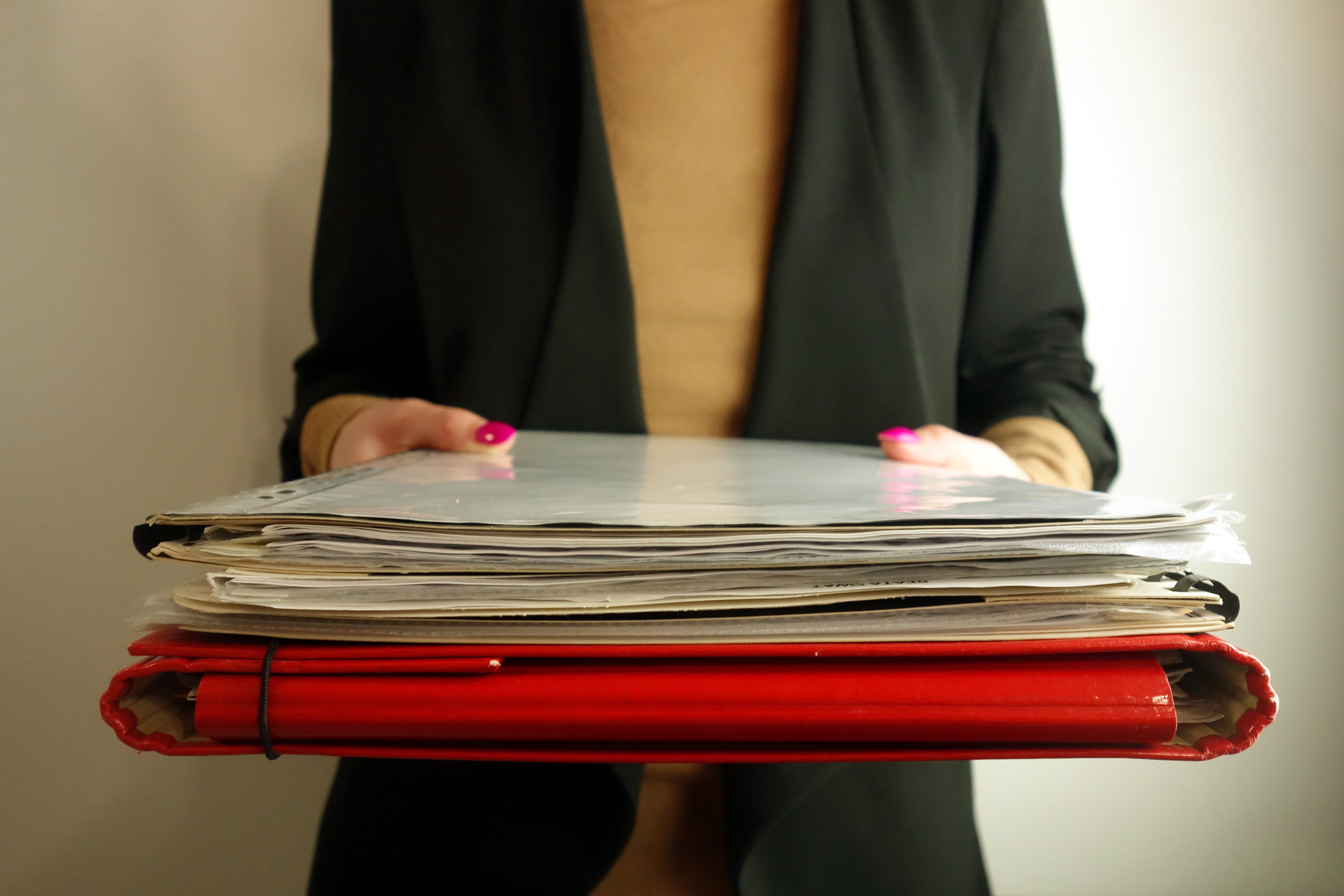 Joi, 16 aprilie, este ultima zi în care profesorii pot să mai depună la inspectoratele școlare cererea de pretransfer și documentele necesare – calendarul complet