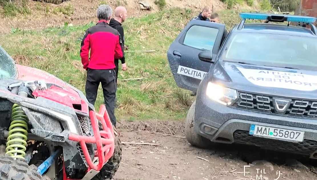 Buzău: Doi turişti rătăciţi în pădure, recuperaţi de jandarmii montani